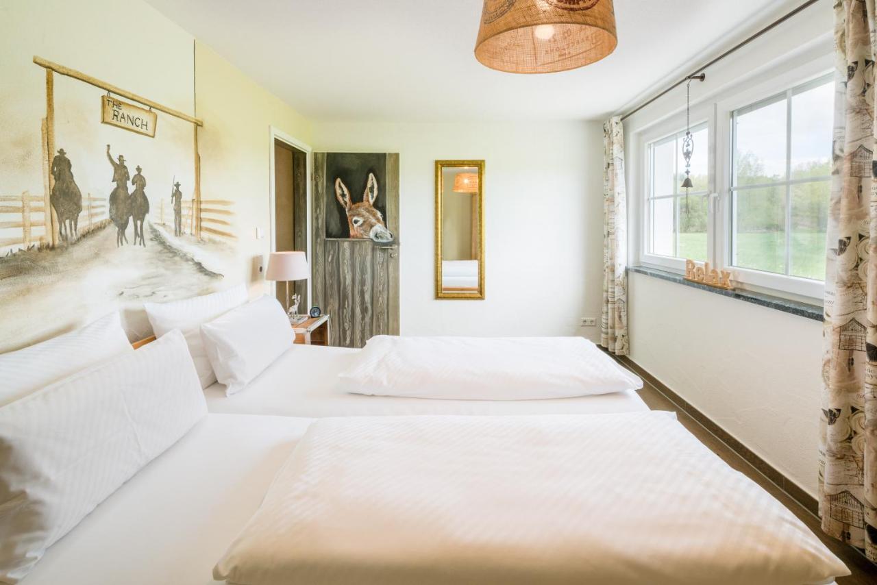 Hotel Hofgut Tiergarten 3*